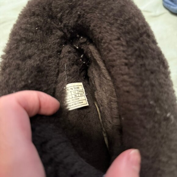 UGG folded over fur boots Size 9 - Picture 4 of 13